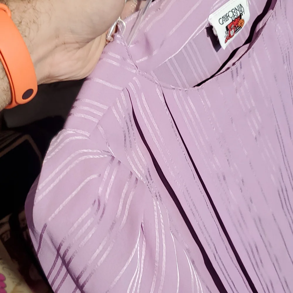 Very vintage (80's?, 70's?) Puffy sleeve silky shirt. Awesome piece - Picture 7 of 8